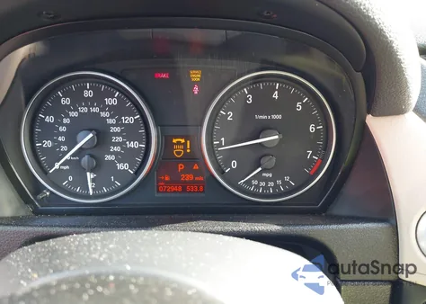 2015 BMW X1 xDrive28I z USA, uszkodzony, nr VIN WBAVL1C59FVY35209